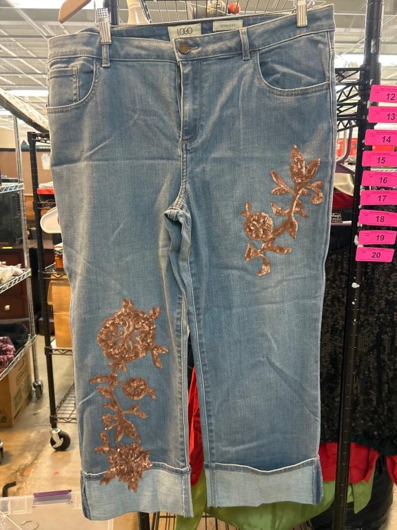 Sale Photo Thumbnail #12