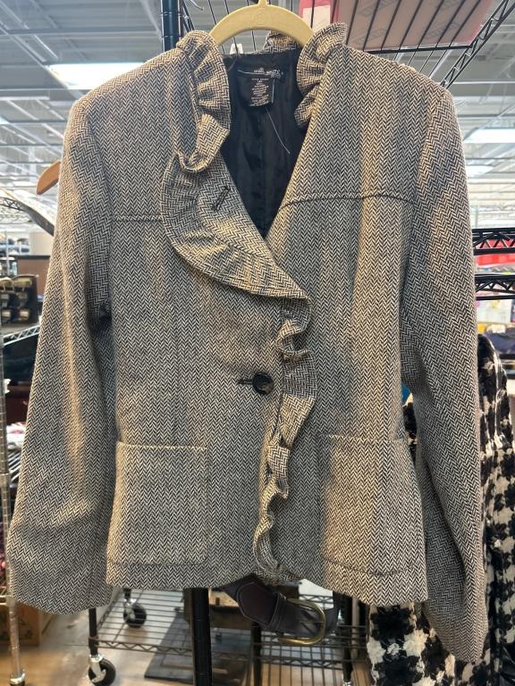 Sale Photo Thumbnail #26