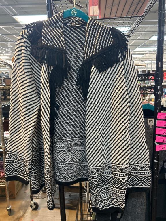 Sale Photo Thumbnail #36