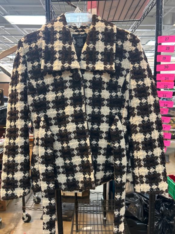 Sale Photo Thumbnail #27