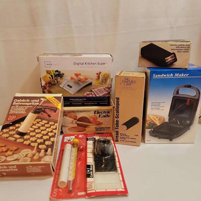 Assorted Kitchen Tools