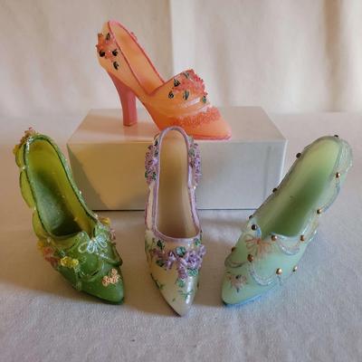 Vintage Victorian Style  Floral Decorative Shoe Figurine