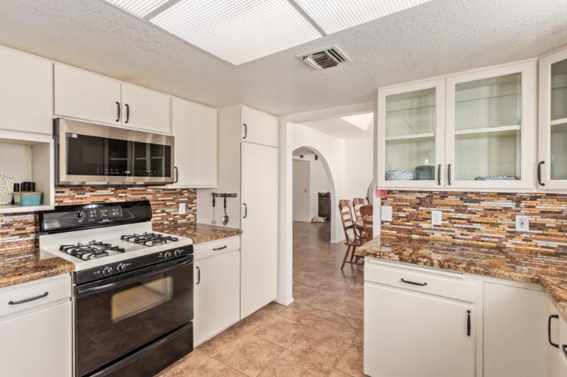 Sale Photo Thumbnail #16