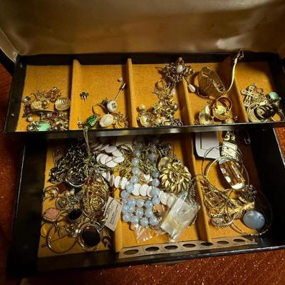 Sale Photo Thumbnail #36