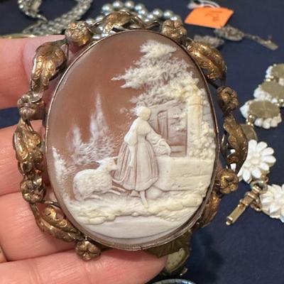 2f1f8cdf 6883 4e53 904d 379a20b76aa3