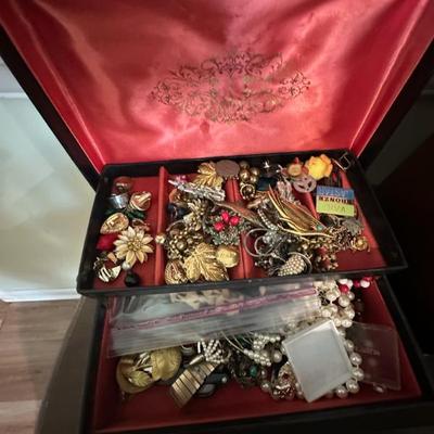 Sale Photo Thumbnail #3: 3bd76f68 a24a 49d3 bbbd c24a4a37f037