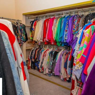 Sale Photo Thumbnail #25