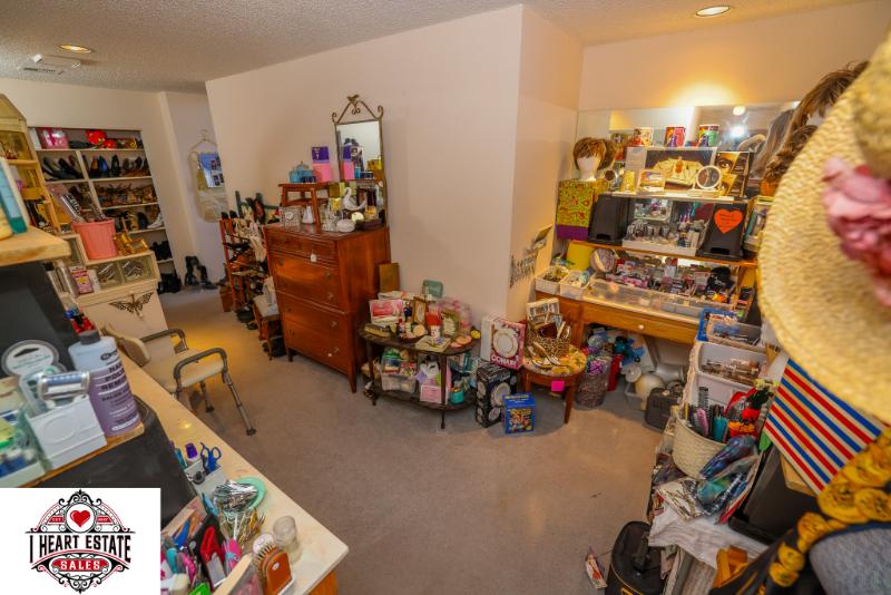 Sale Photo Thumbnail #235