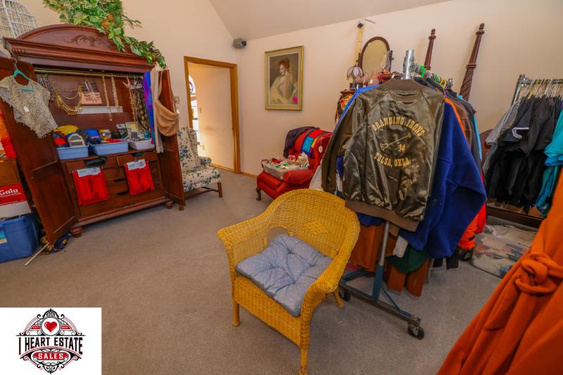 Sale Photo Thumbnail #241