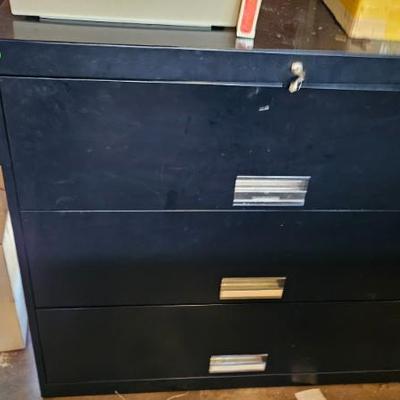Lateral filing cabinet