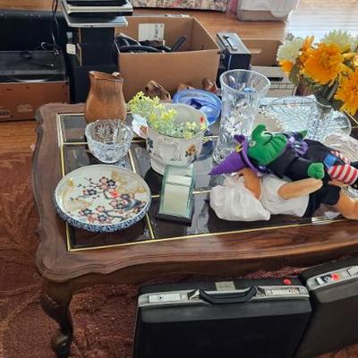 Glassware, vases, decorative items