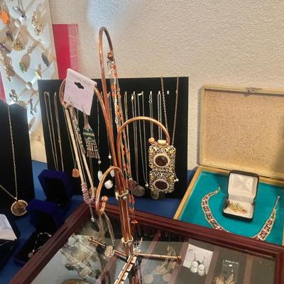 Sale Photo Thumbnail #43