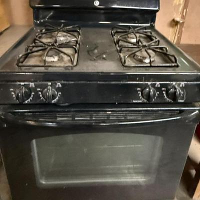 Sale Photo Thumbnail #46: Black GE Gas Range 