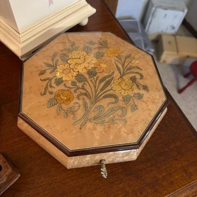 Sale Photo Thumbnail #233