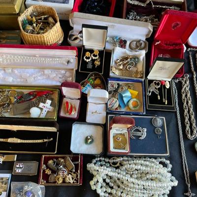 Sale Photo Thumbnail #136