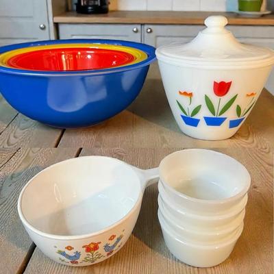 Collectible corning ware fireking & pyrex