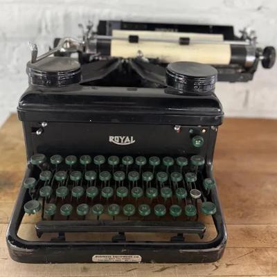 Royal ‘Elite Type’ Typewriter w/ Green Keys