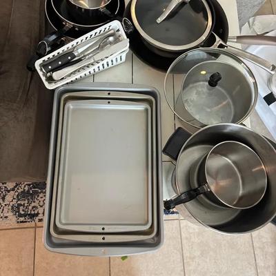 Mixed Lot of Cookware, Bakeware, and Kitchen Utensils