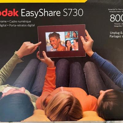 Photo Digitizing Equipment Lot: VuPoint Digital Photo Converter & Kodak EasyShare S730 (Boxed) 