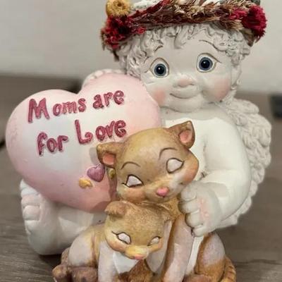 Decorative Figurine – “Moms Are for Love” (2003)