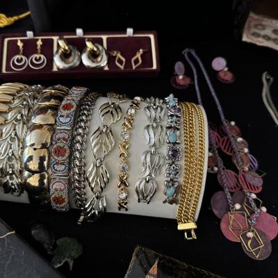 Sale Photo Thumbnail #179