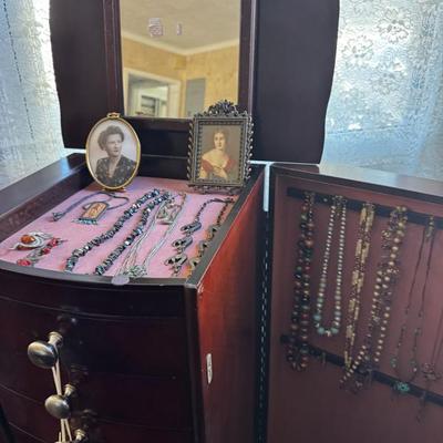 Sale Photo Thumbnail #185