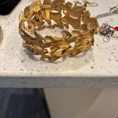 Sale Photo Thumbnail #22