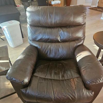 Sale Photo Thumbnail #53: Lazy Boy Recliner 2