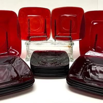 "Anchor Hocking" Royal Ruby Charm Plates Set