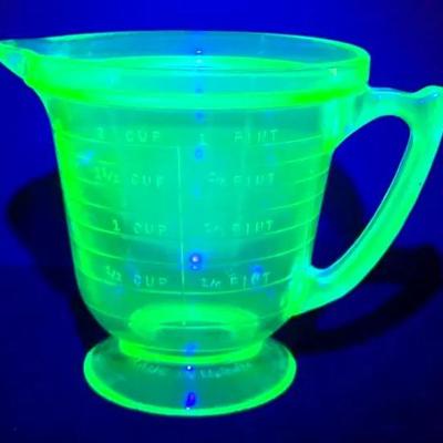 "T&S" Handimaid Green Depression Glass Measuring Cup