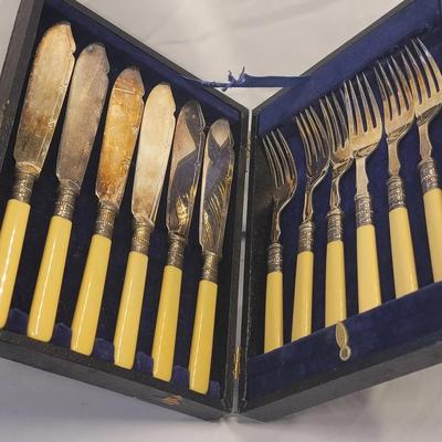 Vintage England Fish Knife And Fork Cutlery Set