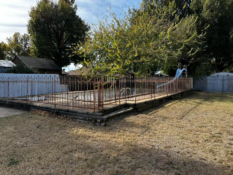 Sale Photo Thumbnail #3