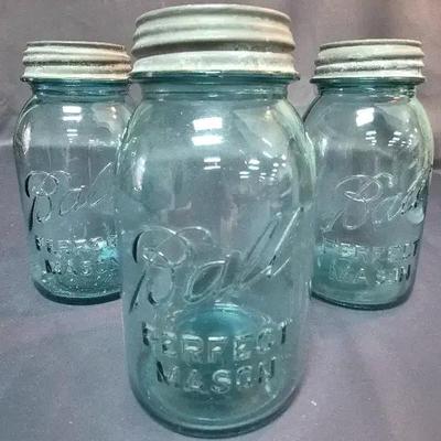 Set of 3 Vintage Blue Ball Jars With Lids 