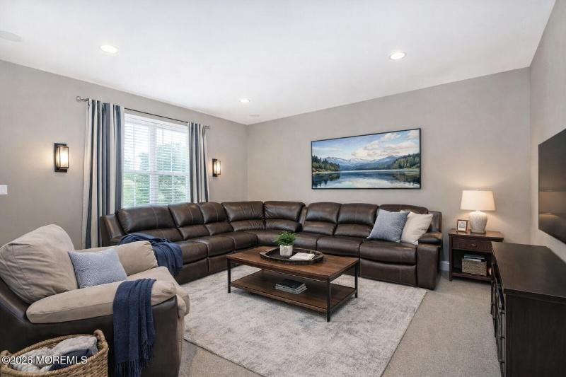 Sale Photo Thumbnail #5