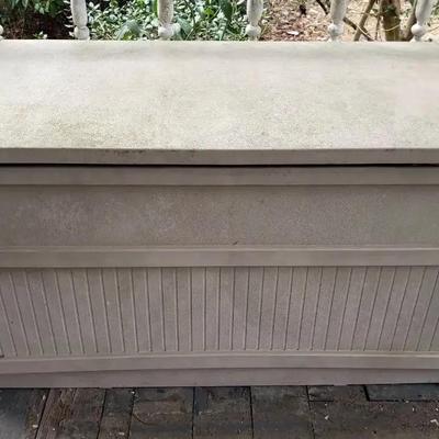 Suncast Outdoor Storage Deck Box with Extension Cord