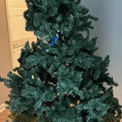 Christmas Tree, Wreath, And Garland! 