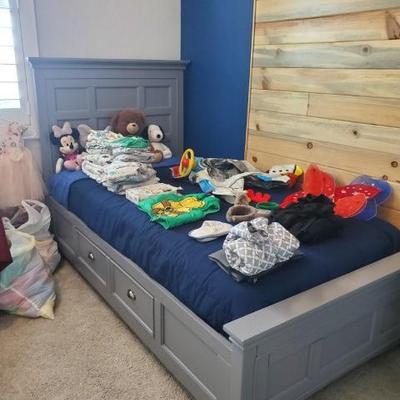 Sale Photo Thumbnail #142