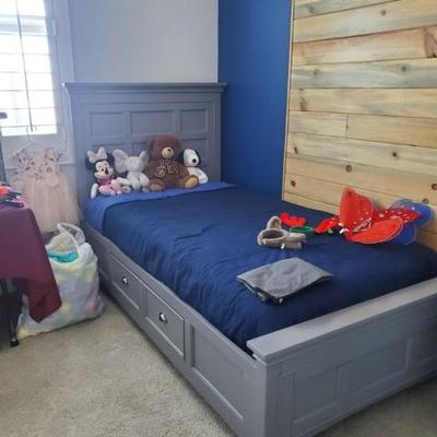 Sale Photo Thumbnail #147