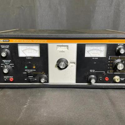 B+K Precision 2040 CB | Signal Generator | Test Equipment