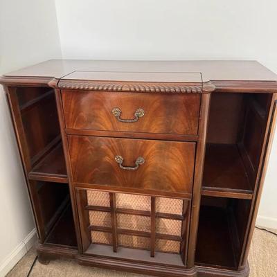 Antique Philco Stereo & Turntable Furniture Piece