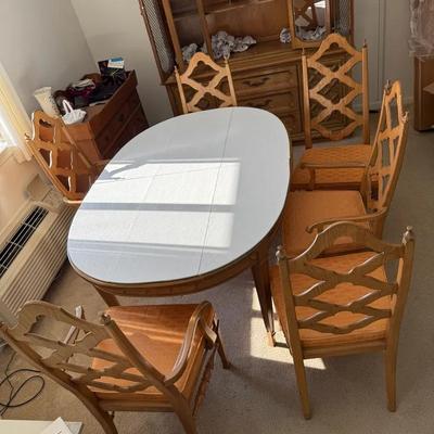 Thomasville Table & 6 Chairs