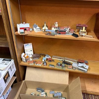 N Gauge Train Buildings