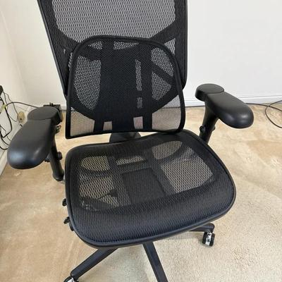 Black Adjustable Desk Chair