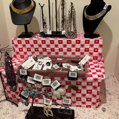 Sale Photo Thumbnail #34