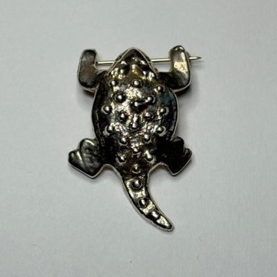Vintage Native American sterling silver horned lizard brooch, 7.9g