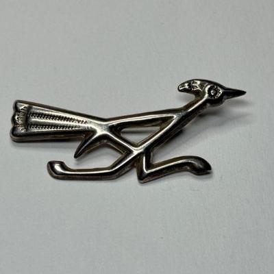 Vintage Native American Navajo roadrunner brooch/pin, unmarked, signed FJ, 6.2g