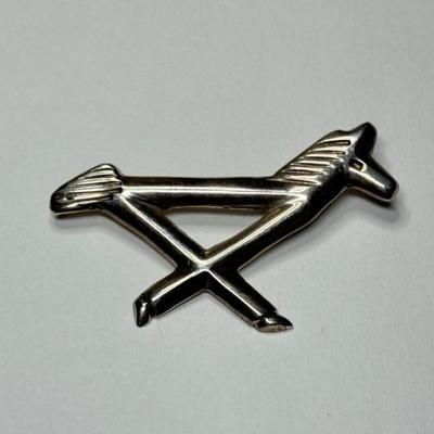 Vintage Native American Navajo sterling silver running horse brooch, 9.3g