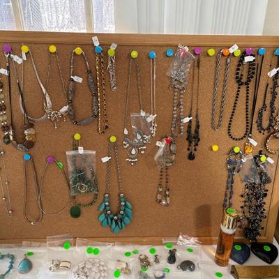 Sale Photo Thumbnail #102