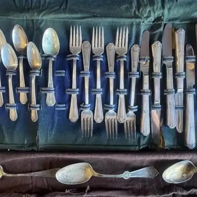 Vintage Silver Plated Wm. Rogers Silverware Set
