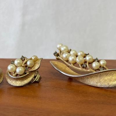 Crown Trifari Lily Of The Valley Set